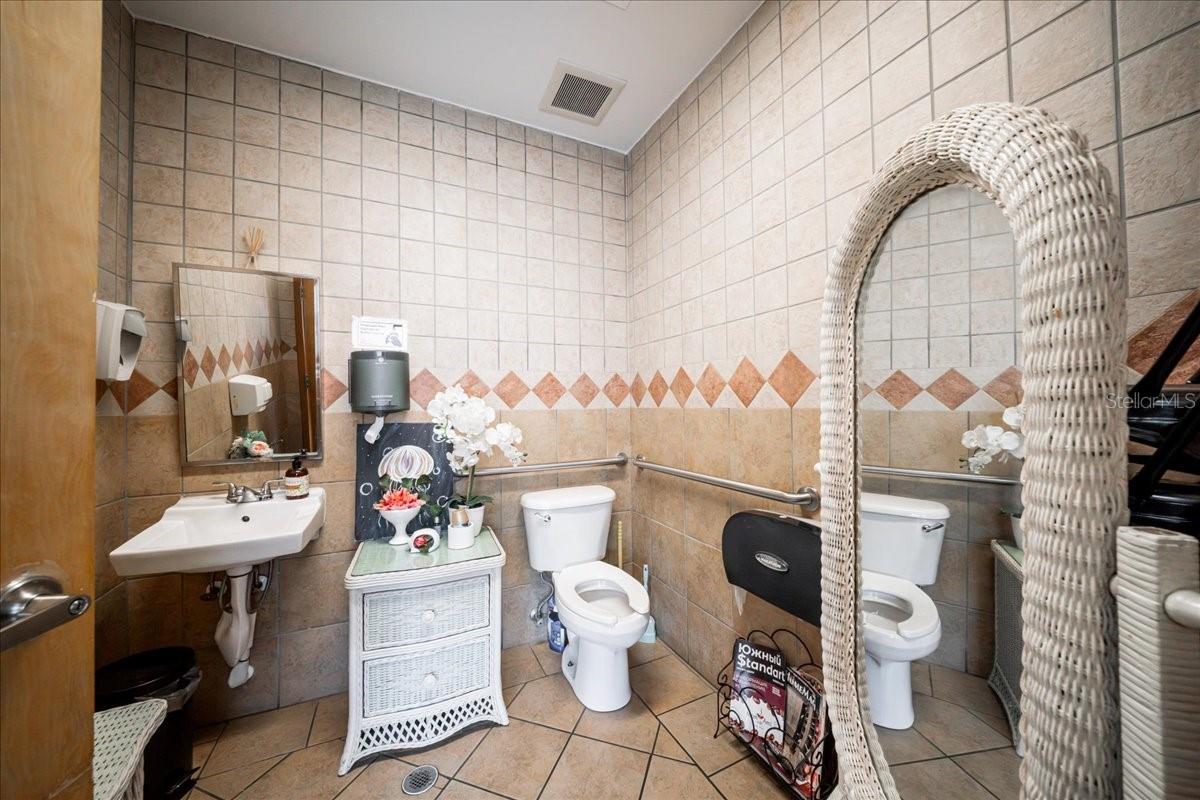 1740 E Venice #19 Property Photo 17