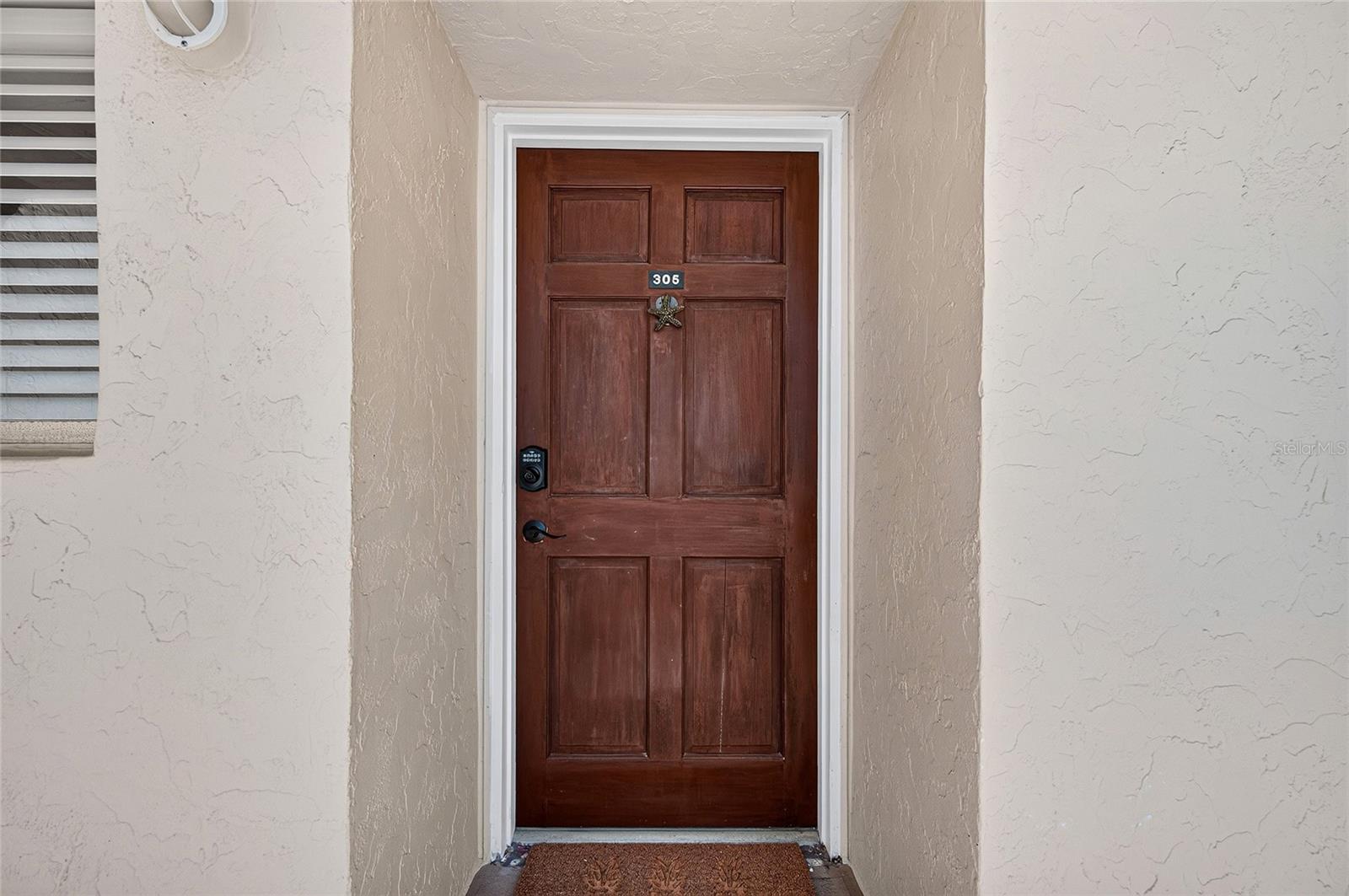 995 Laguna Dr #305 Property Photo 5