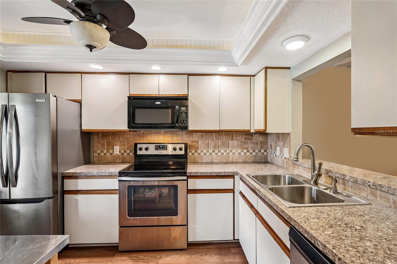 430 Mission Trl E #b Property Photo 3