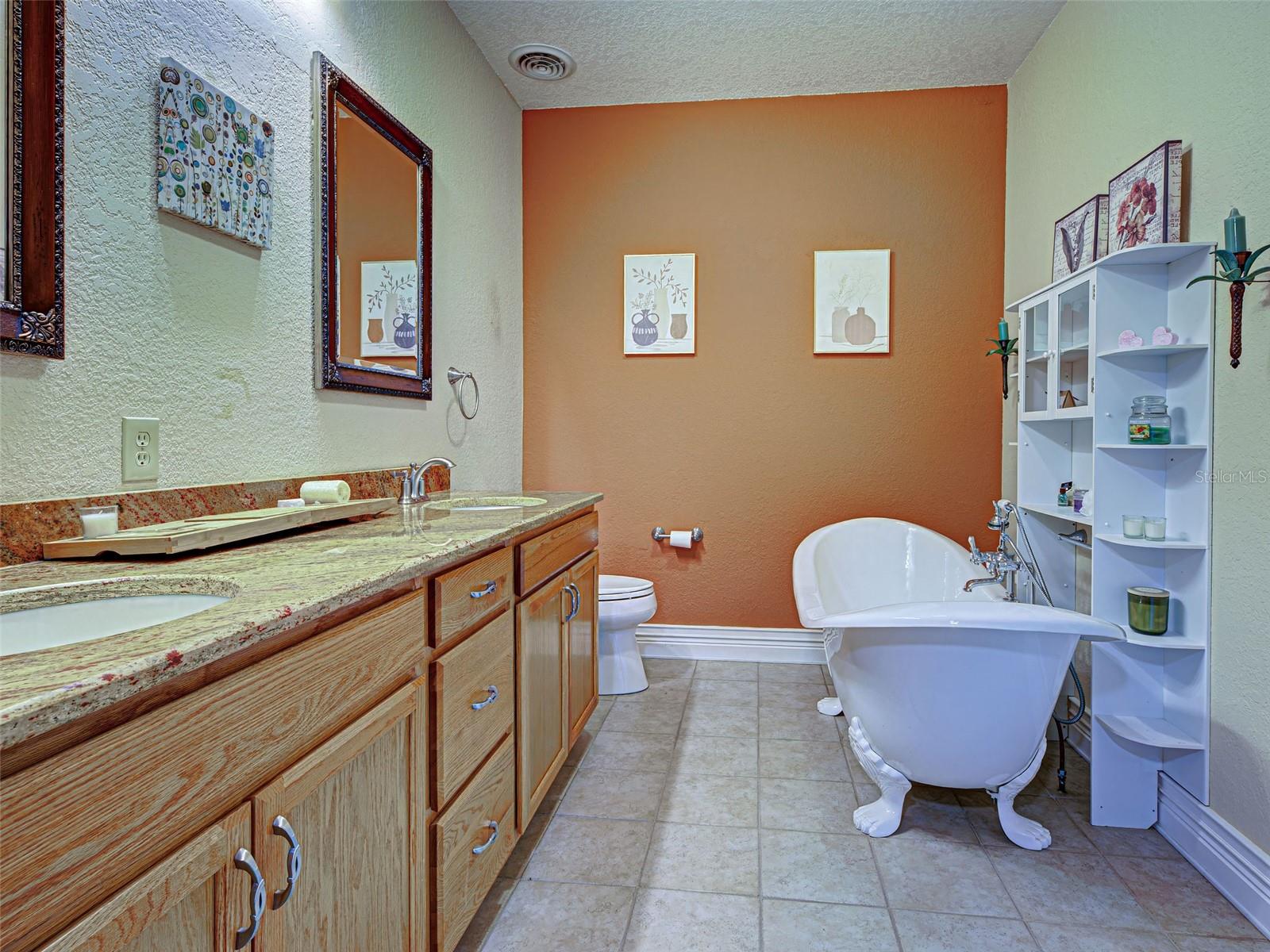 23102 Madelyn Ave Property Photo 29
