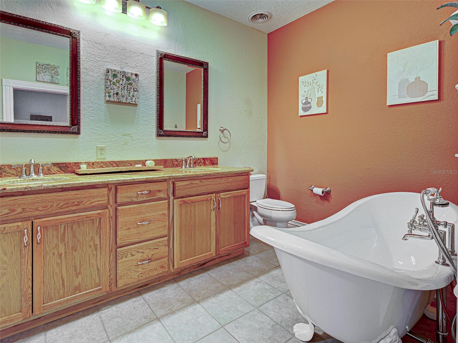 23102 Madelyn Ave Property Photo 30