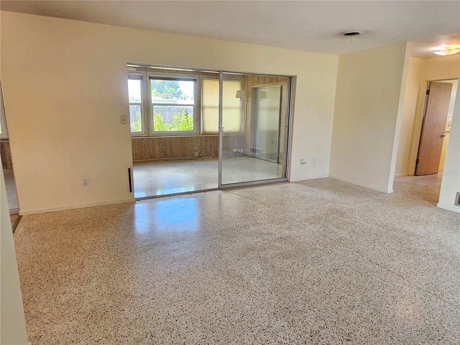 264 Glen Oak Rd Property Photo 4