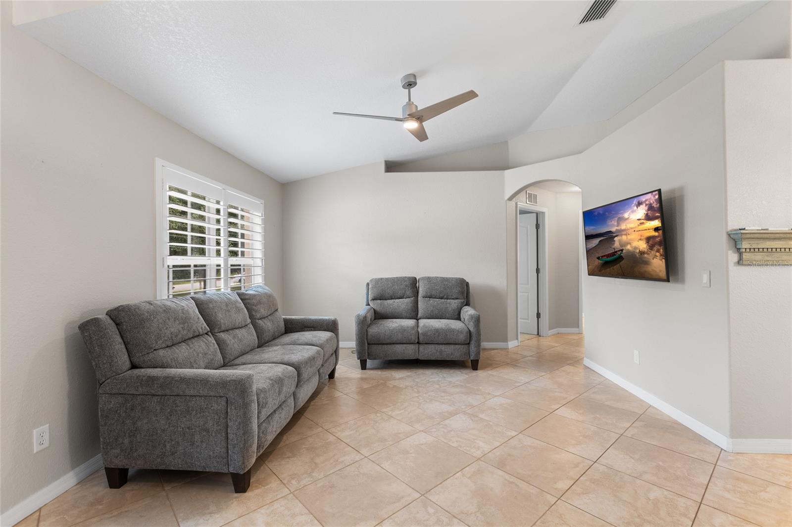 4639 Kenoska St Property Photo 11