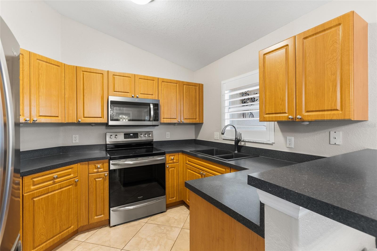 4639 Kenoska St Property Photo 16