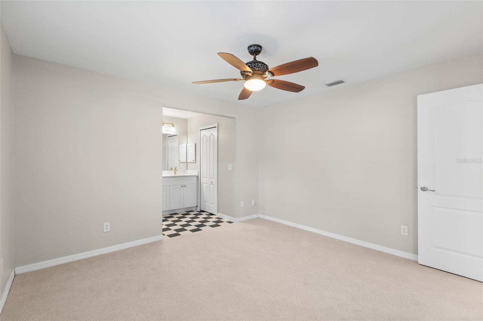 4639 Kenoska St Property Photo 27