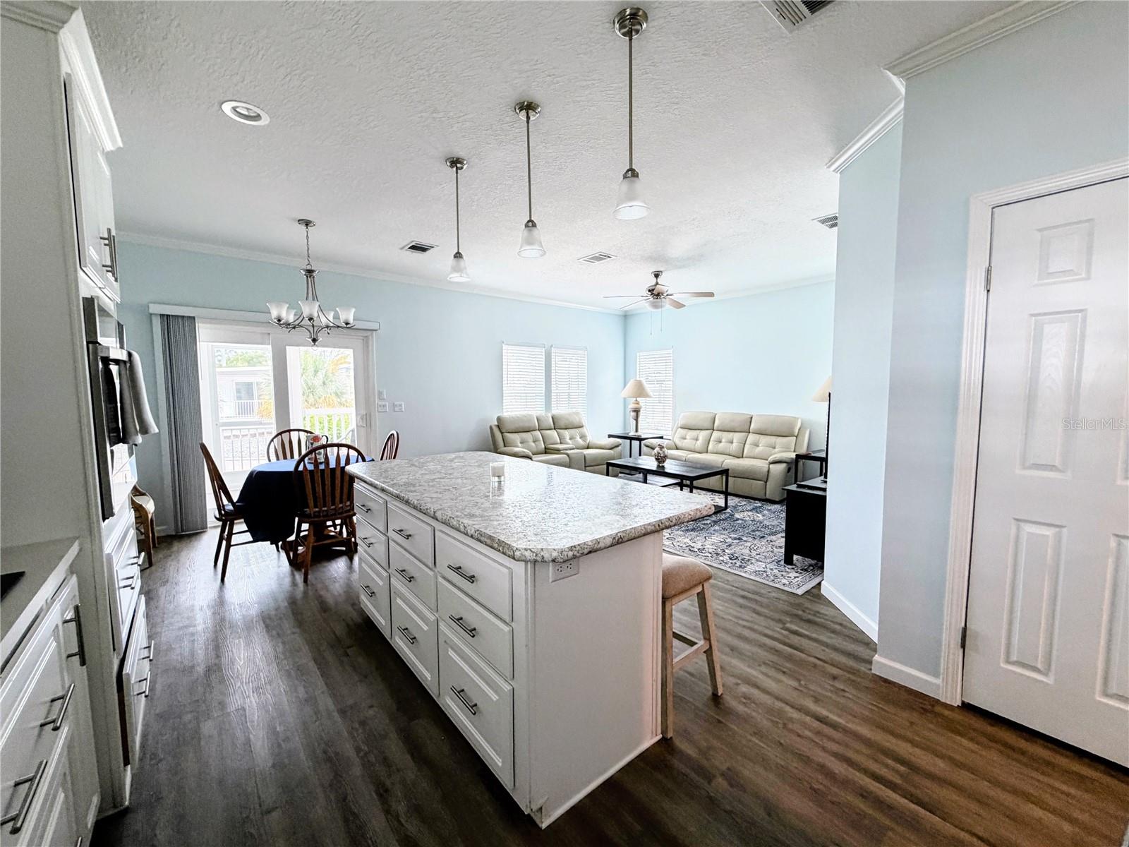 612 Carefree Property Photo 9
