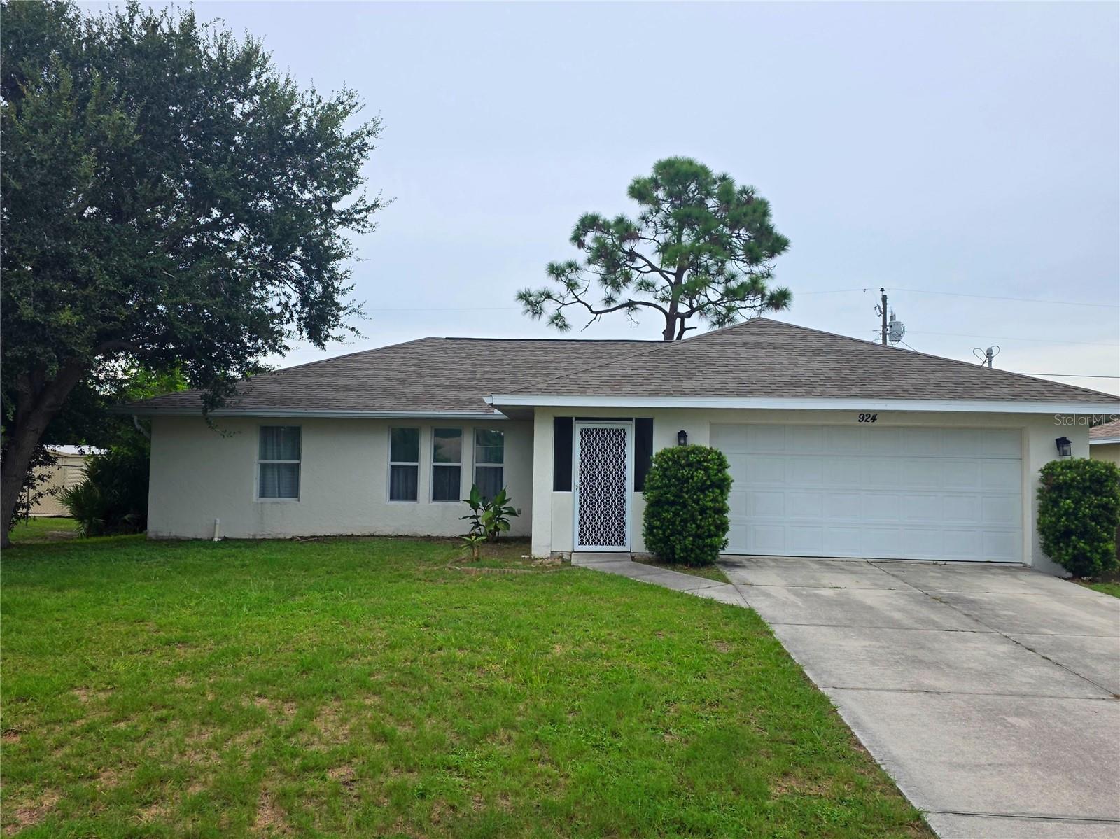 924 Euclid Property Photo 2