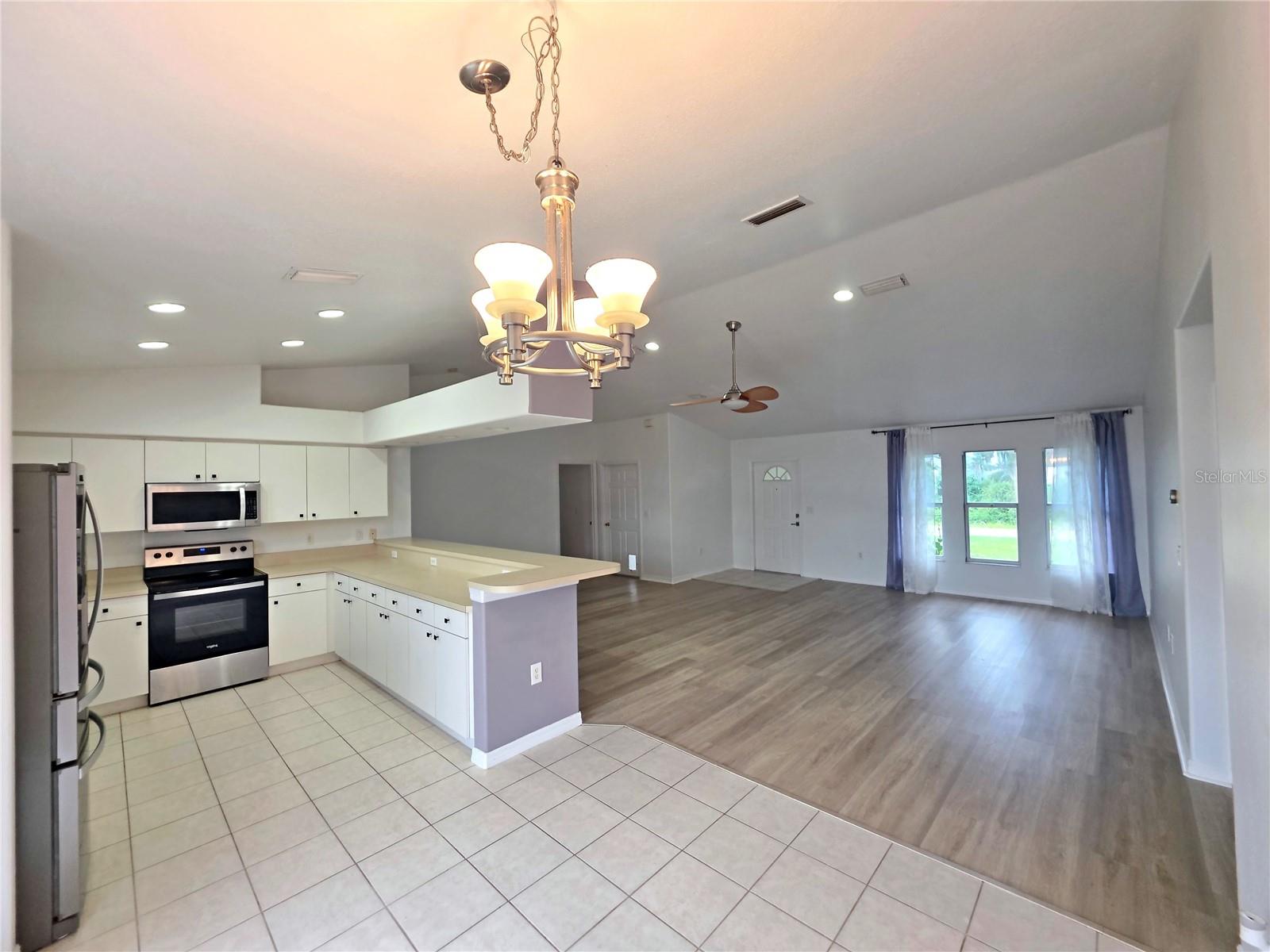 924 Euclid Property Photo 4