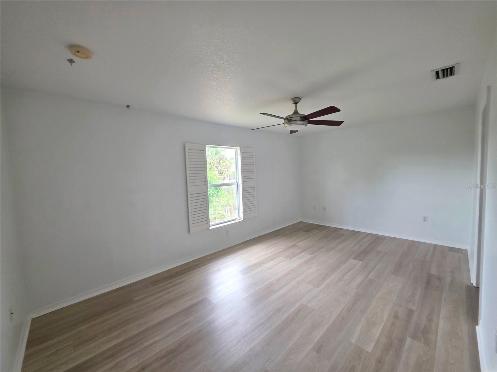924 Euclid Property Photo 9