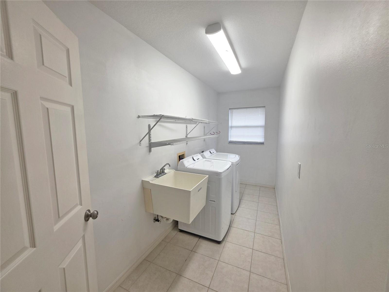 924 Euclid Property Photo 20