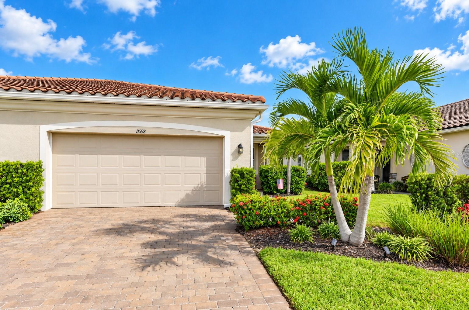 11598 Alessandro Ln Property Photo 4