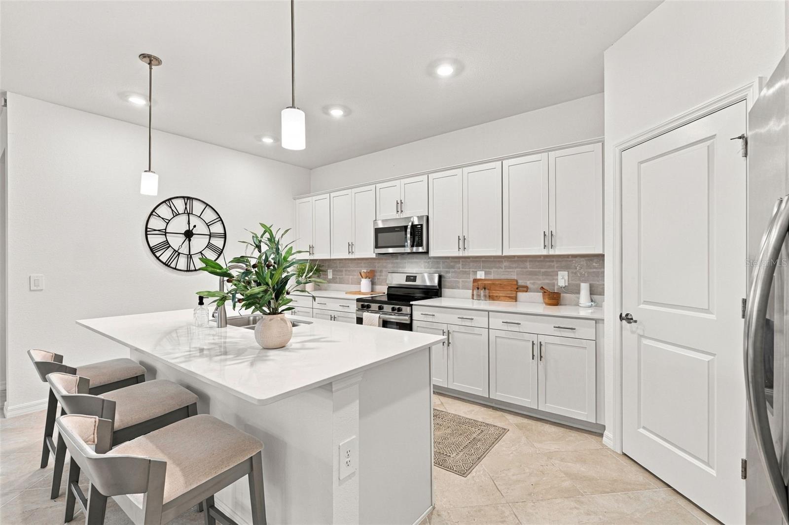 17085 Luminous Ave Property Photo 9