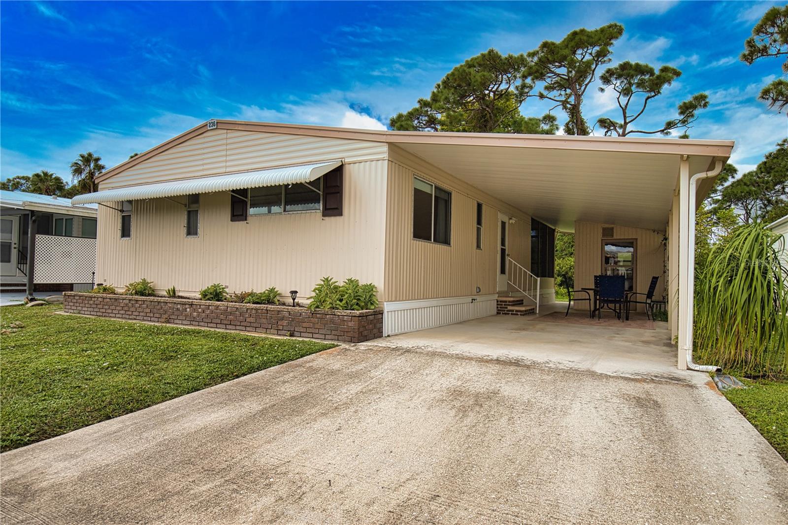 236 N Fiji Cir Property Photo 42