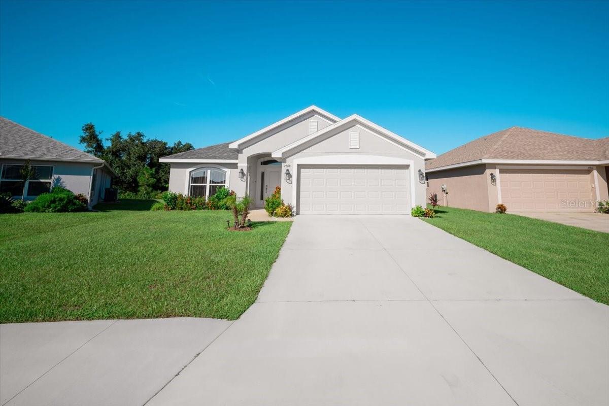 2588 Averland Loop Property Photo 3