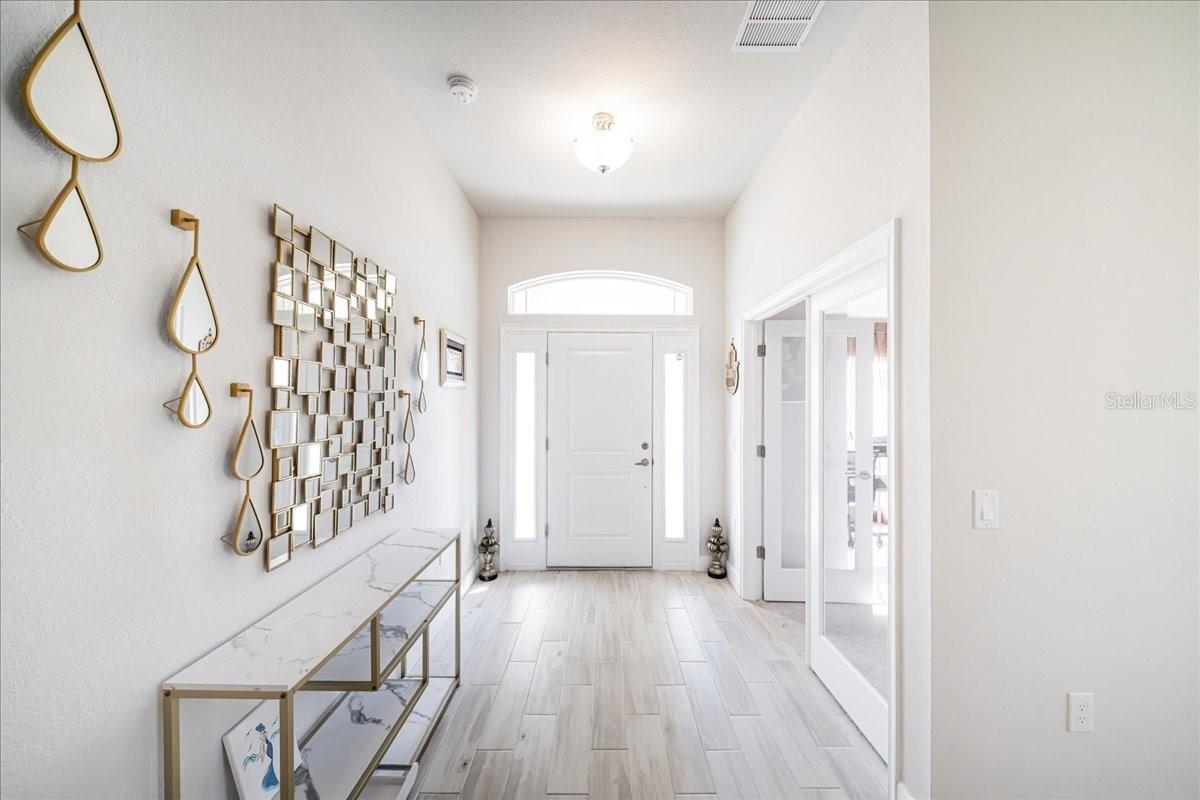 2588 Averland Loop Property Photo 6
