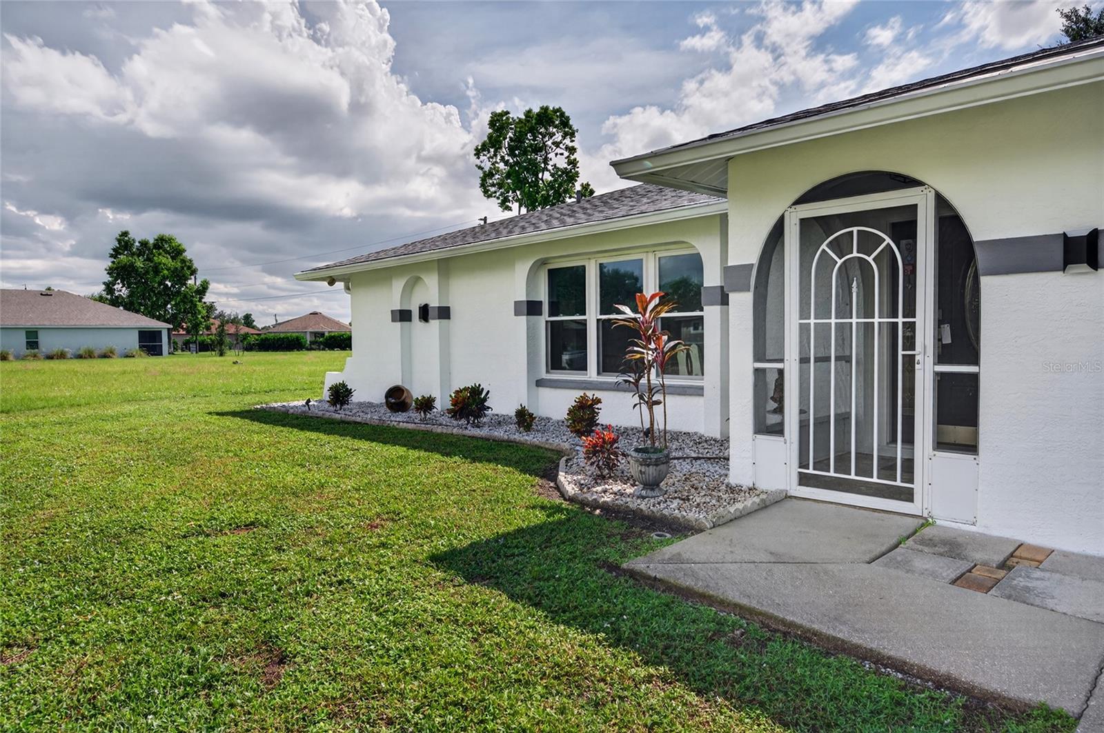 25321 Doredo Dr Property Photo 6