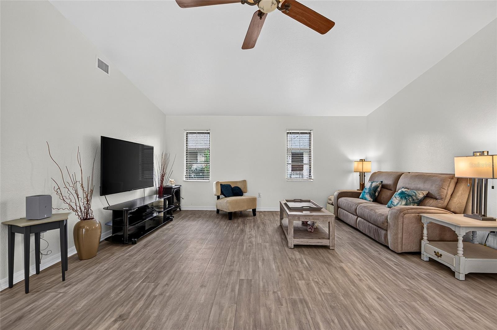 25321 Doredo Dr Property Photo 27
