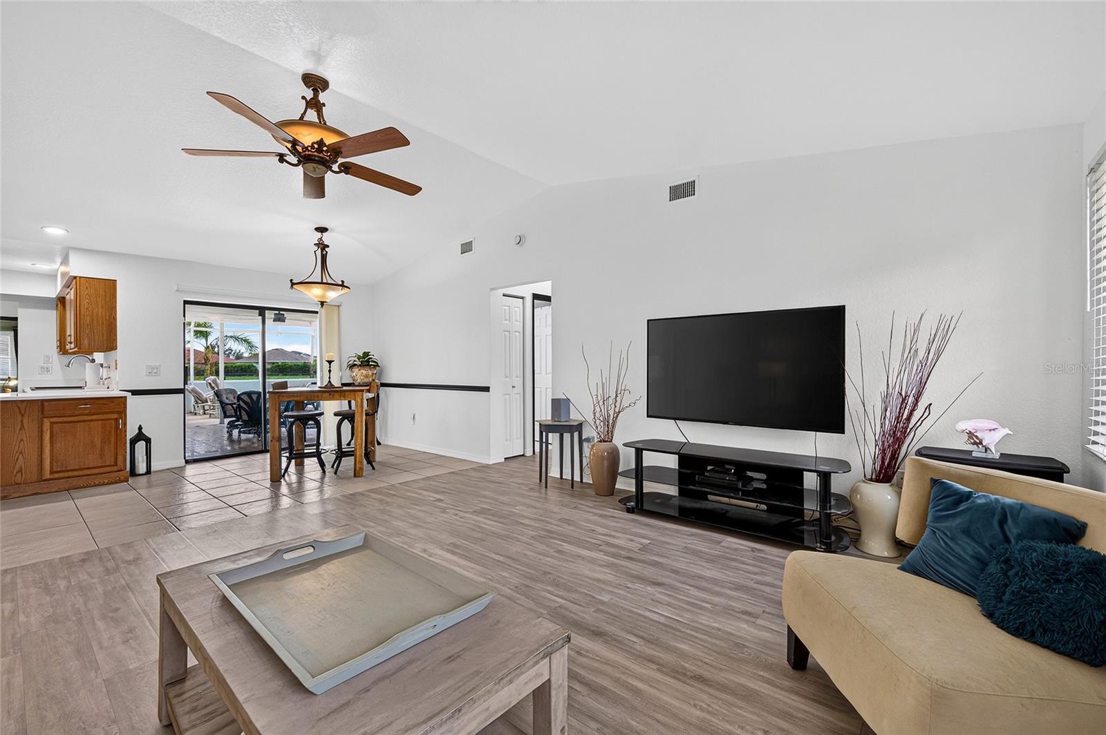 25321 Doredo Dr Property Photo 28