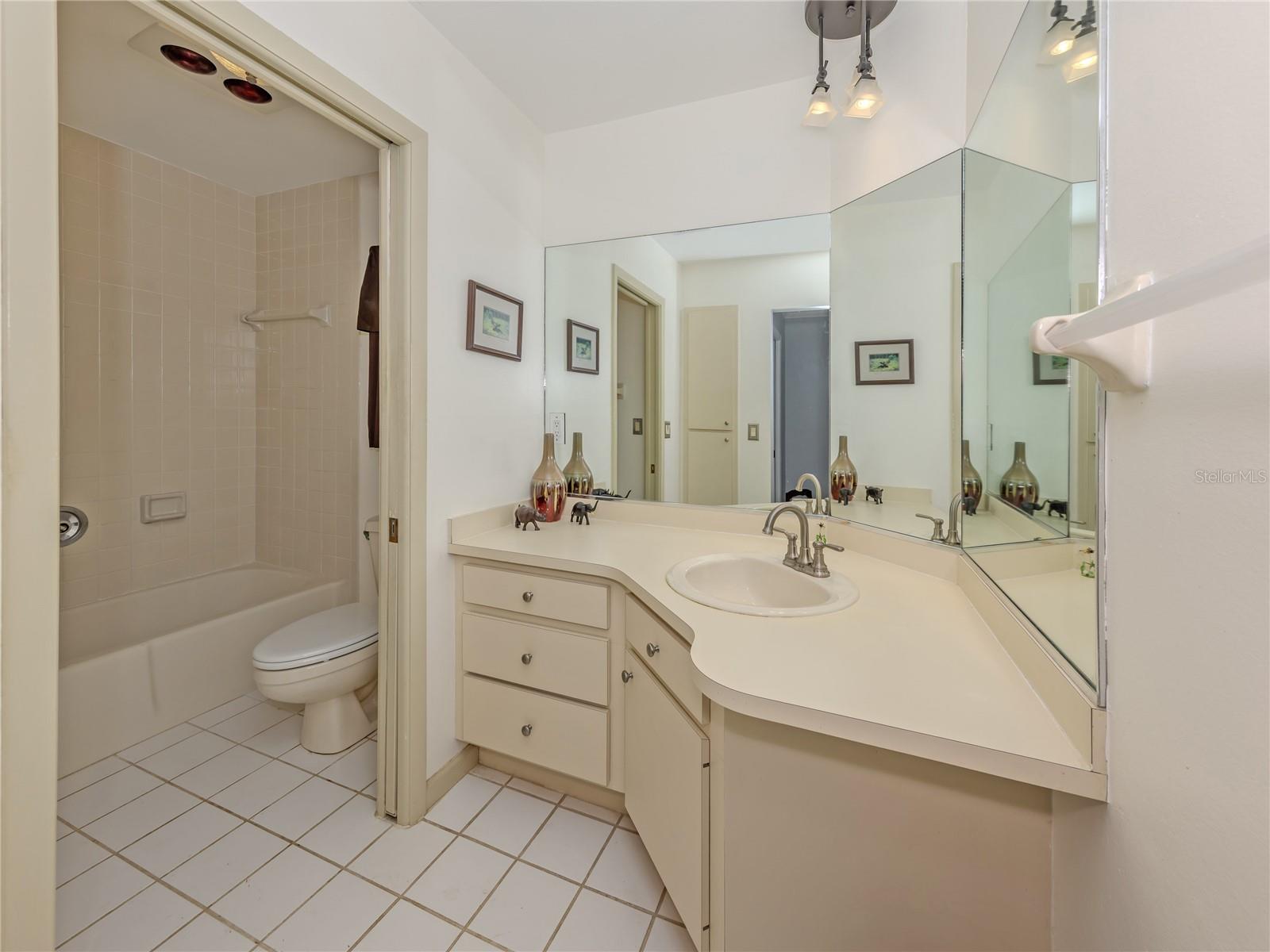 1612 Vikki Ct Property Photo 17