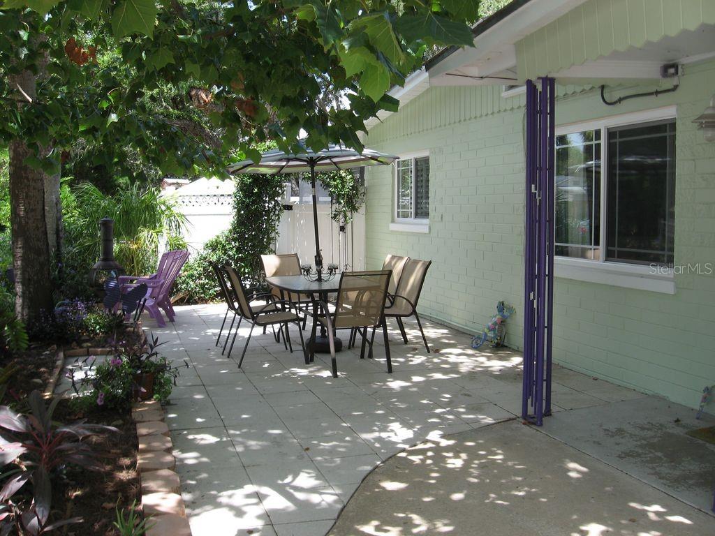 411 S Pine St Property Photo 15