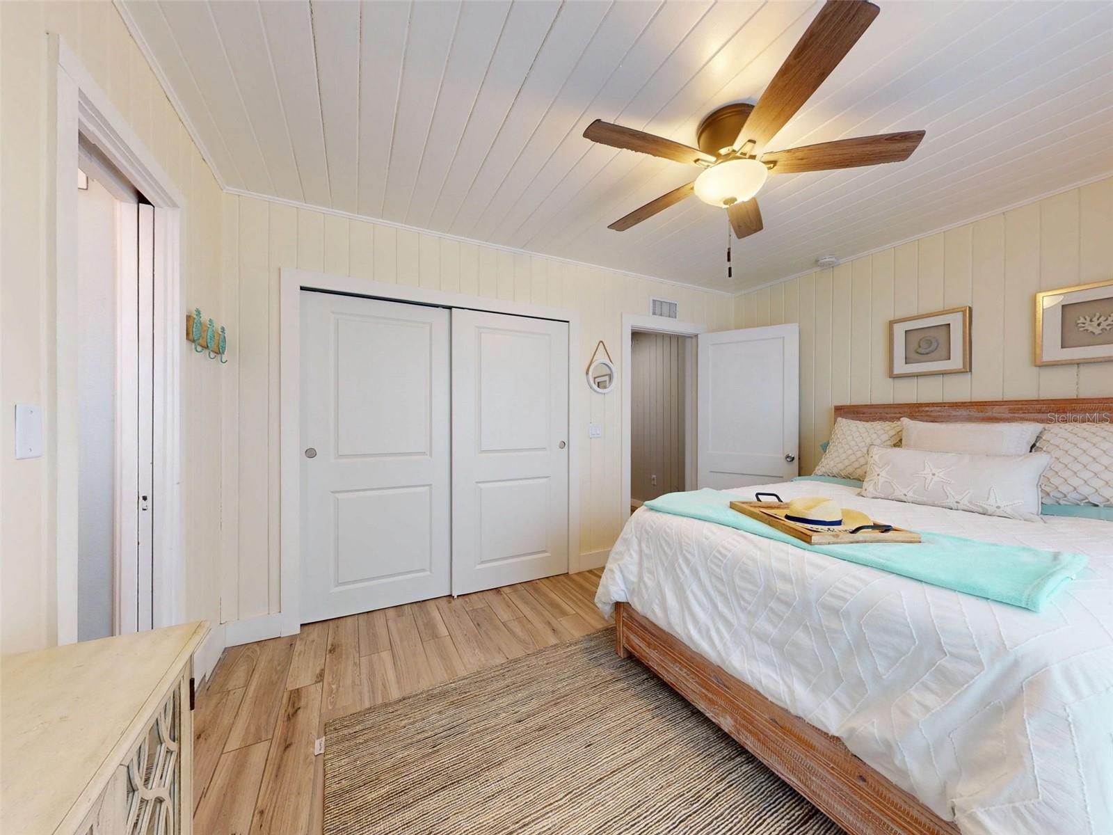 1011 Hill St Property Photo 22