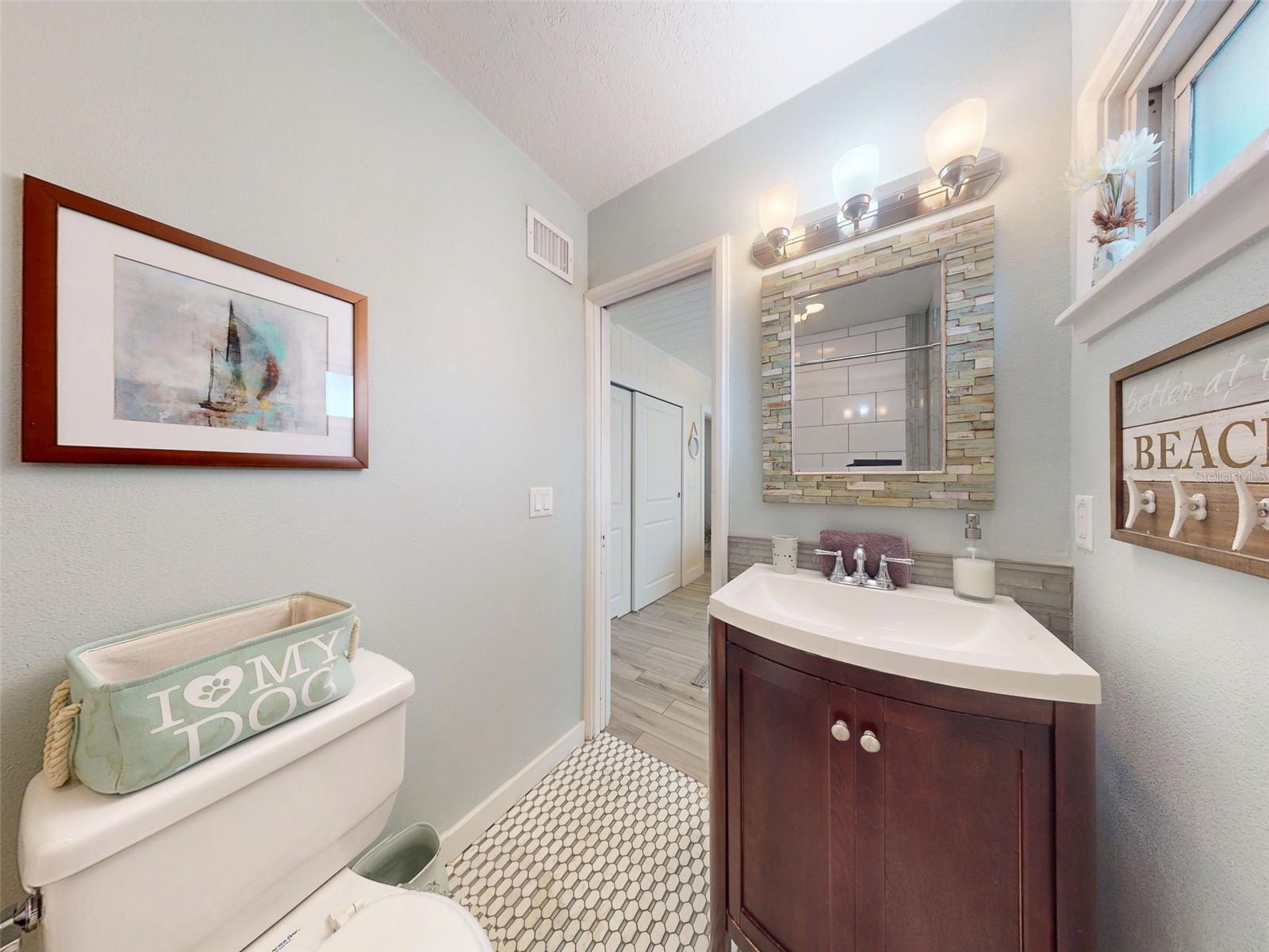 1011 Hill St Property Photo 24