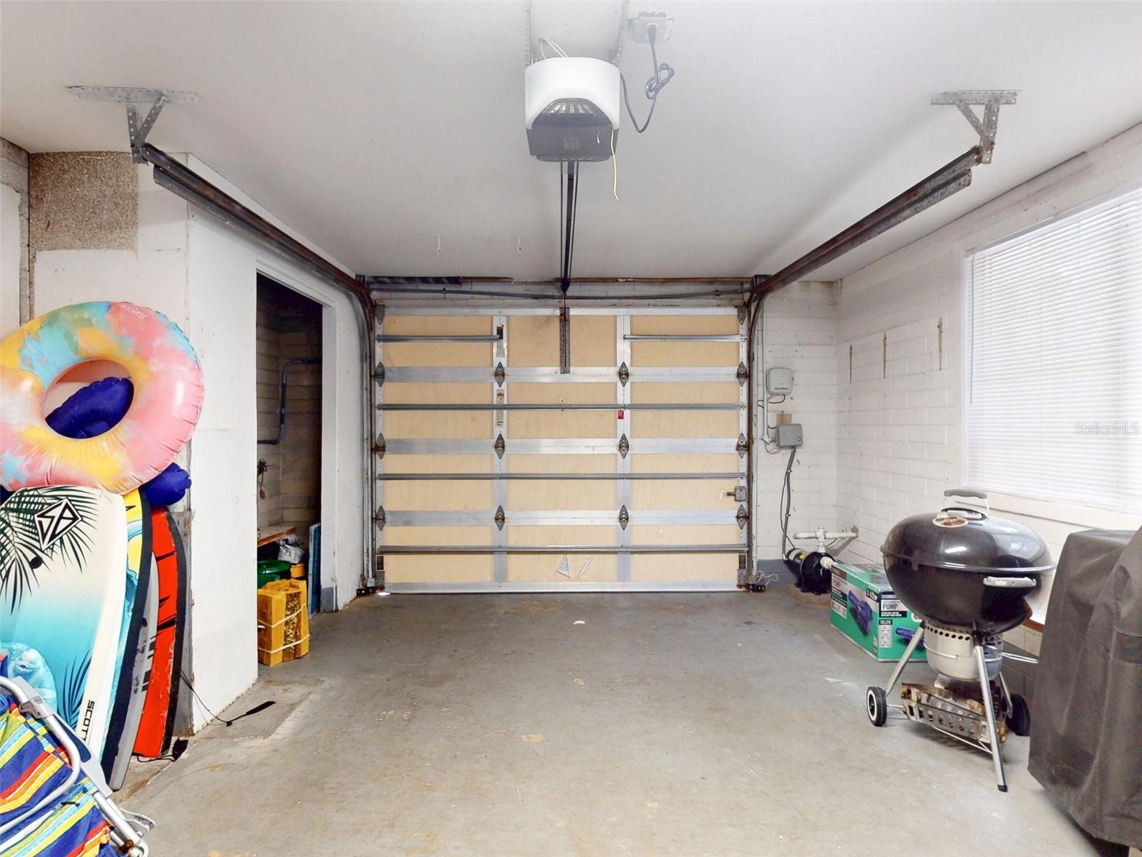 1011 Hill St Property Photo 30