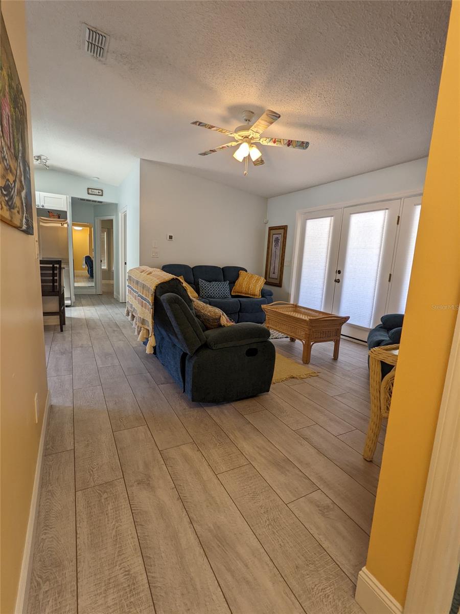 203 Canova Dr Property Photo 6