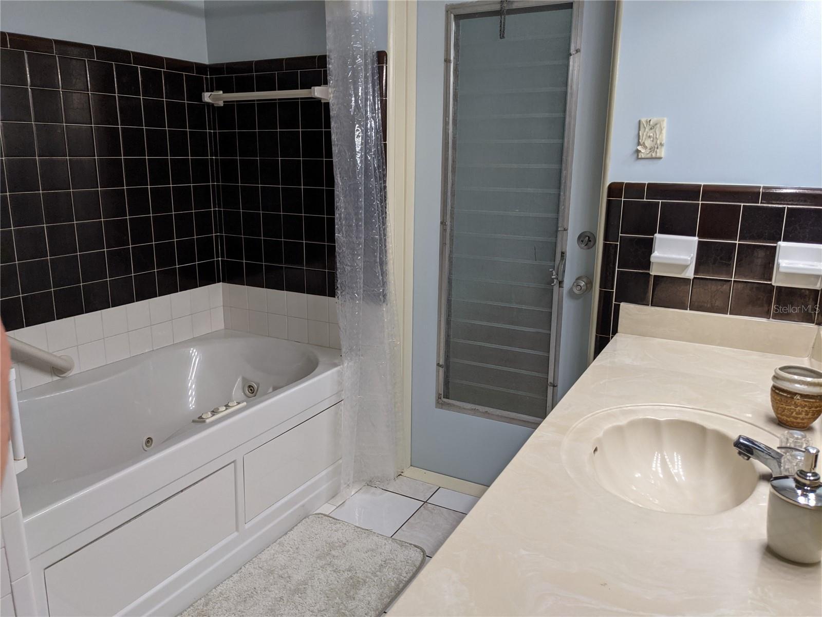 203 Canova Dr Property Photo 36