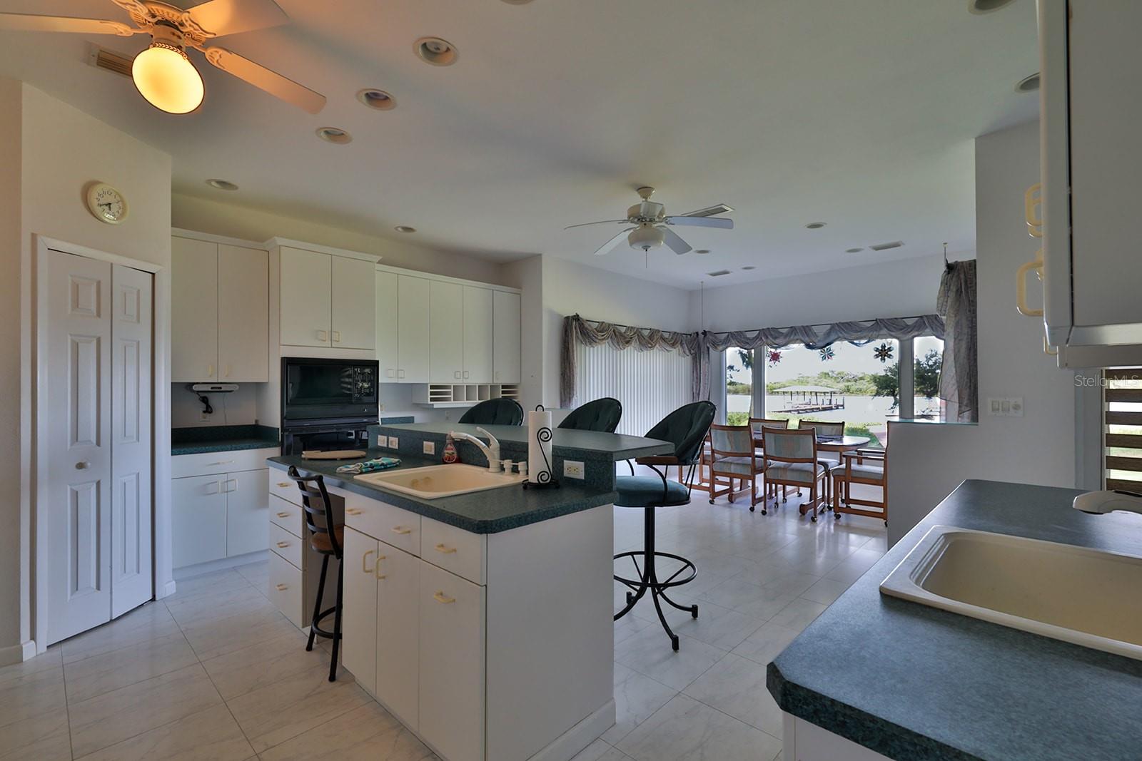 2437 Swordfish Ln Property Photo 8