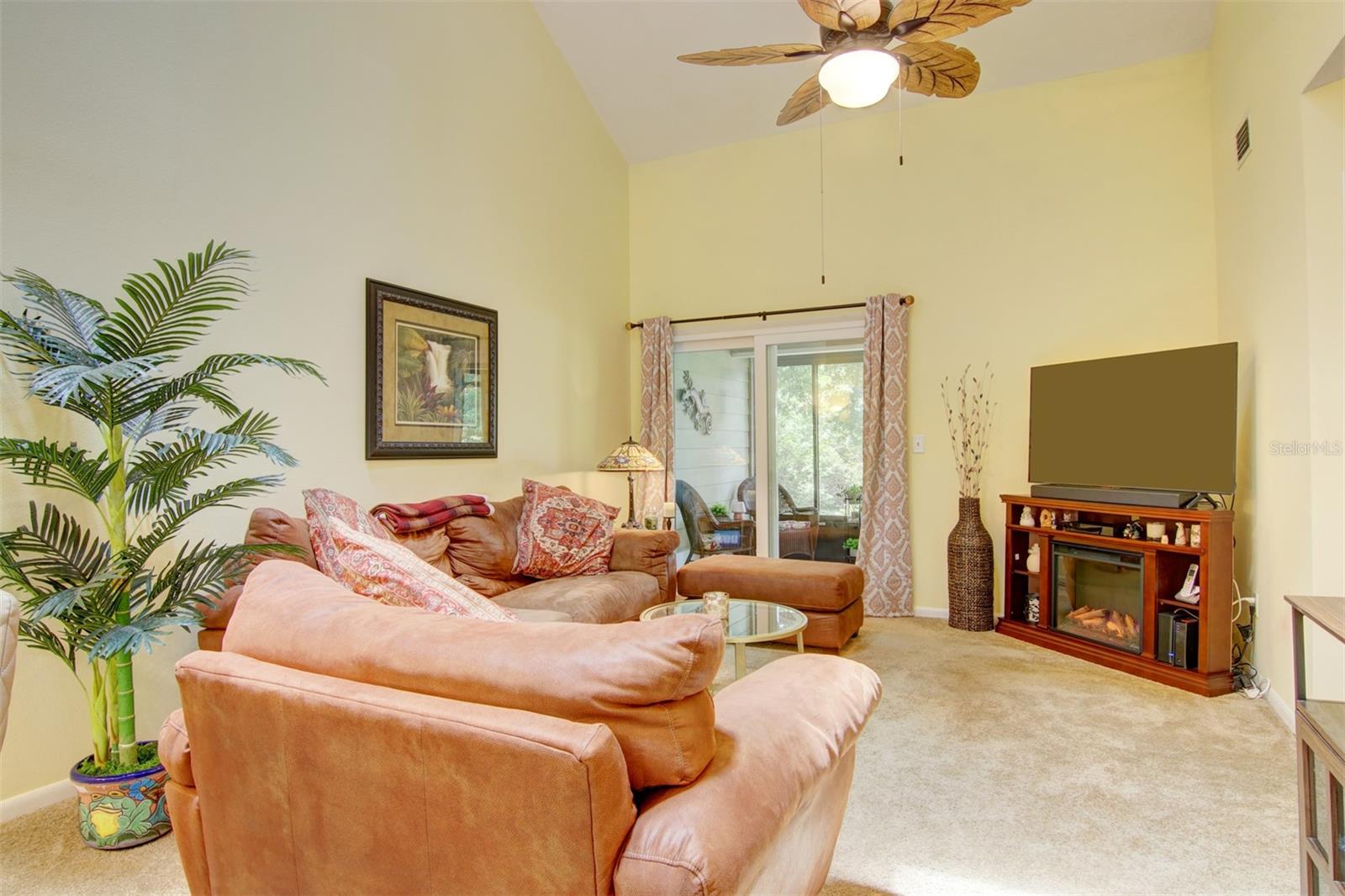 2051 Cornell Pl Property Photo 6