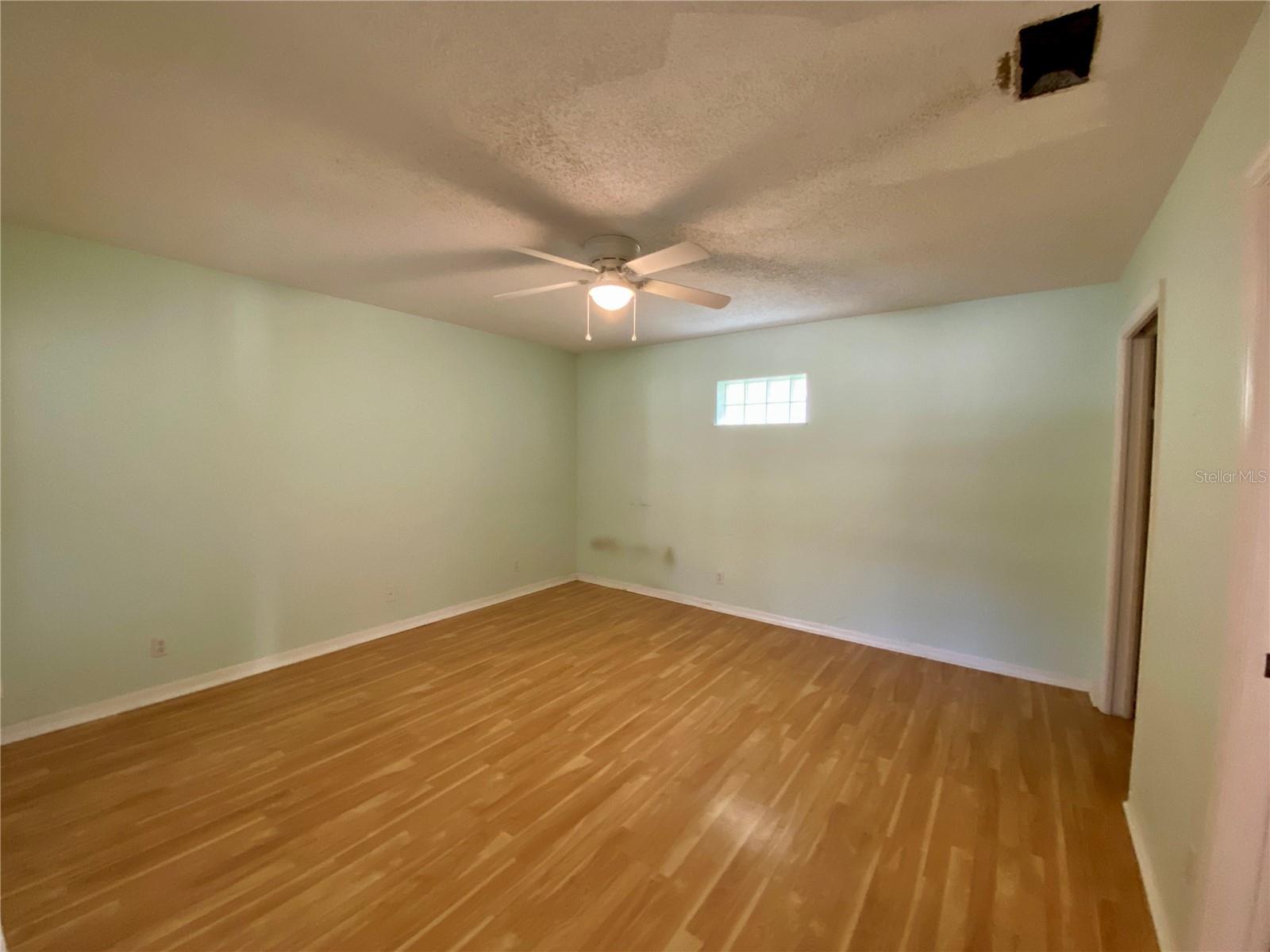 101 Braeburn Cir Property Photo 6