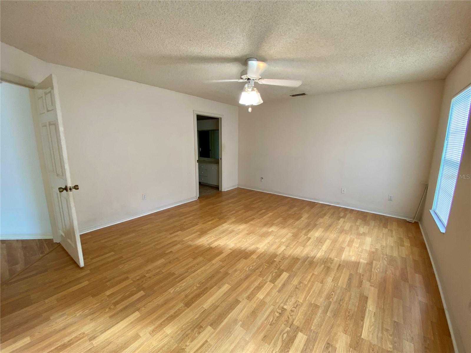 101 Braeburn Cir Property Photo 11