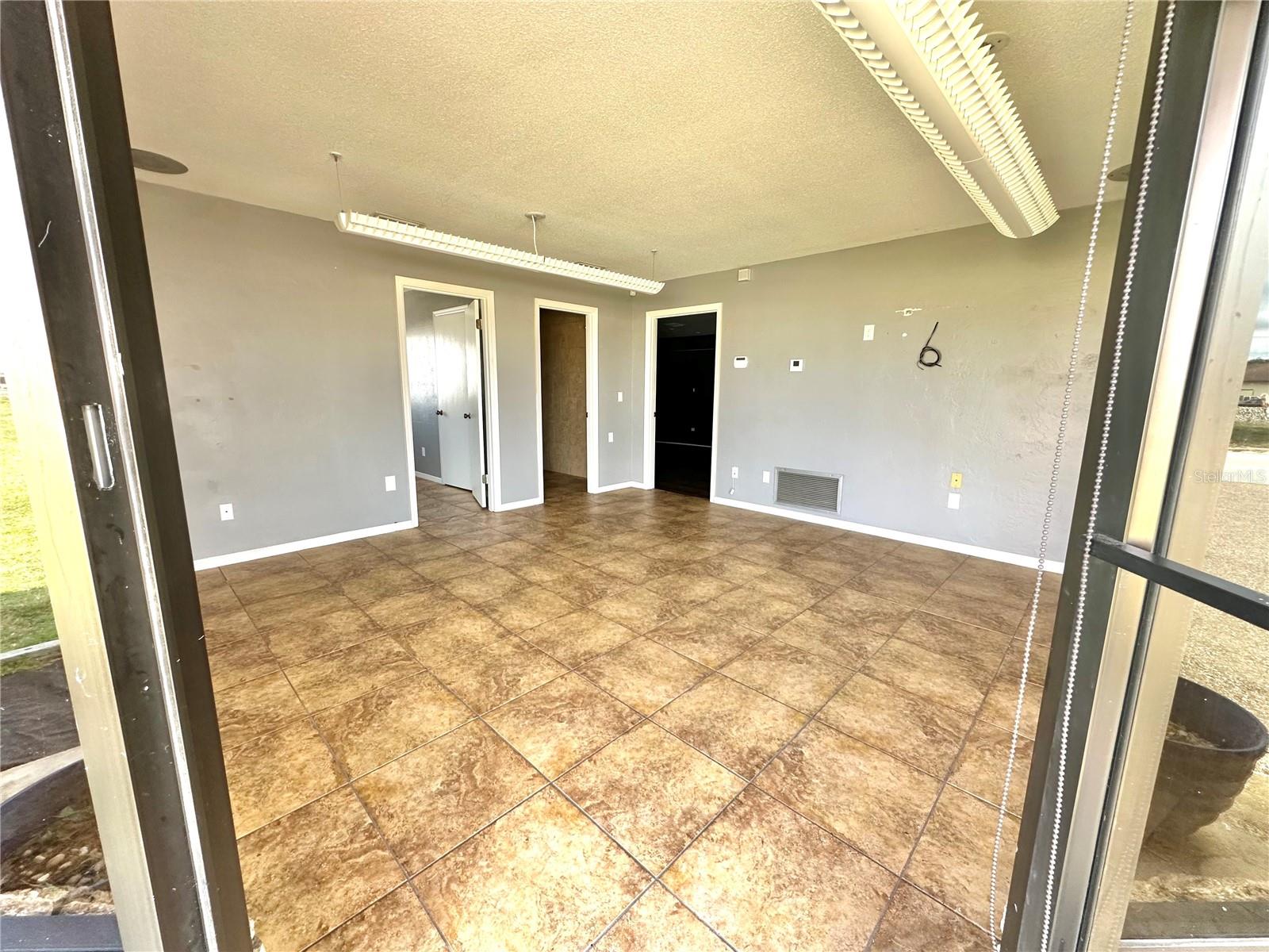 1851 Guava Dr Property Photo 4