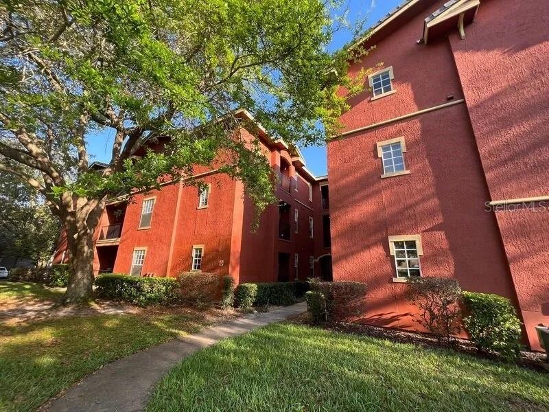 132 Vista Verdi Cir #100 Property Photo 1