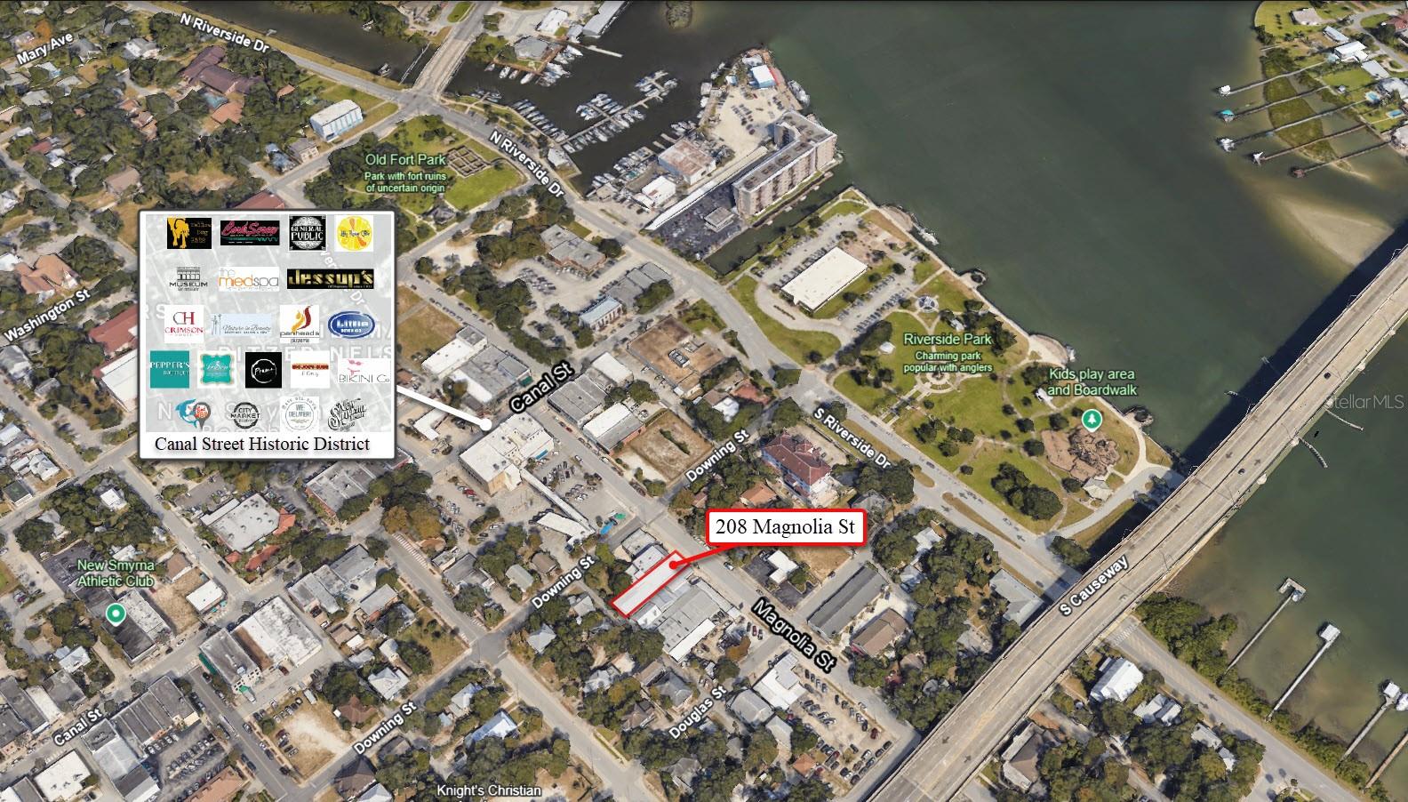208 Magnolia St Property Photo 2