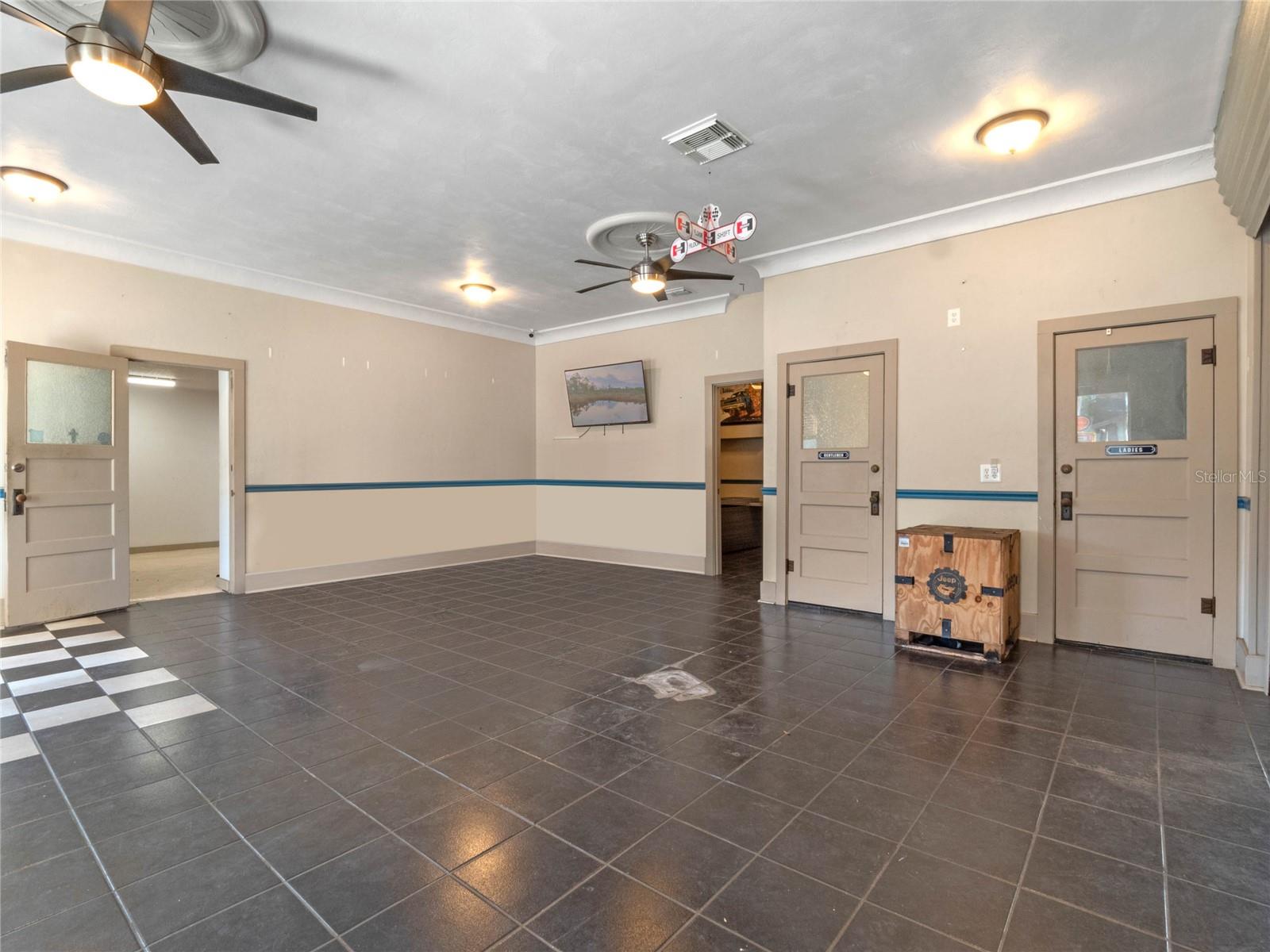 208 Magnolia St Property Photo 7