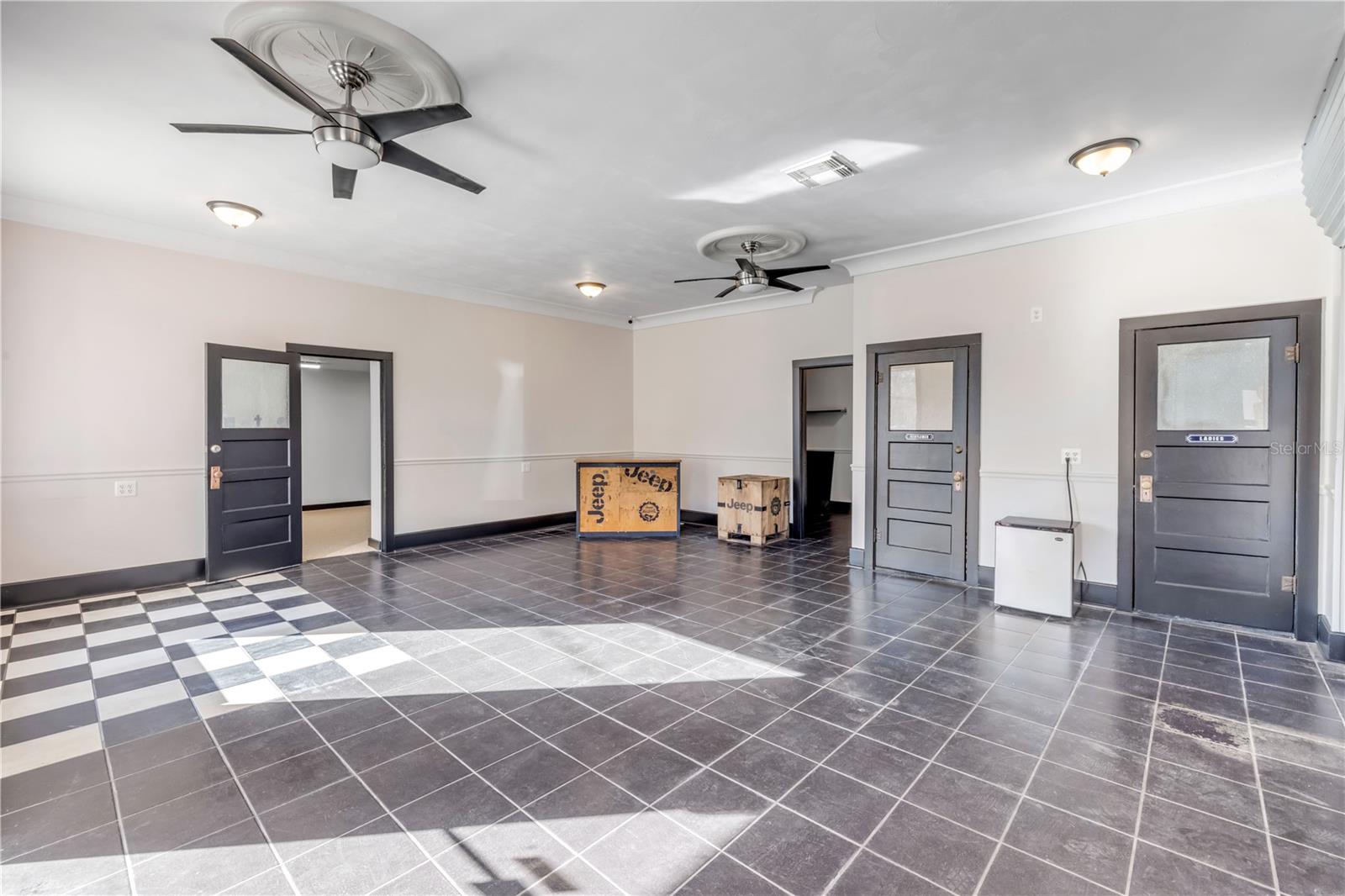 208 Magnolia St Property Photo 8