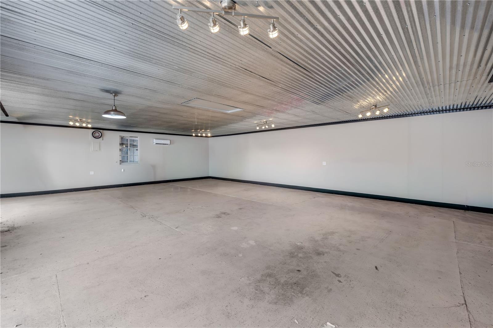 208 Magnolia St Property Photo 25