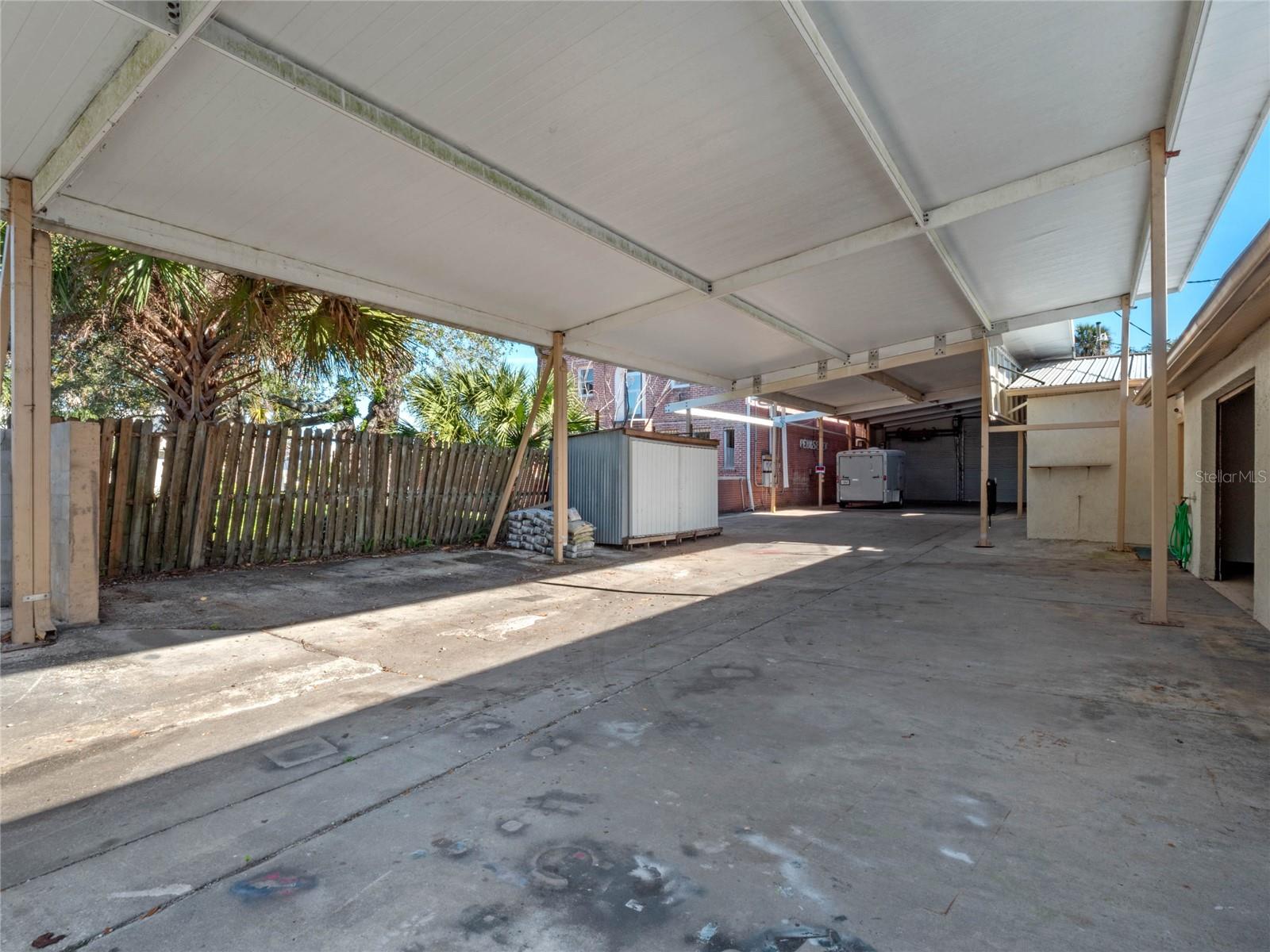 208 Magnolia St Property Photo 29