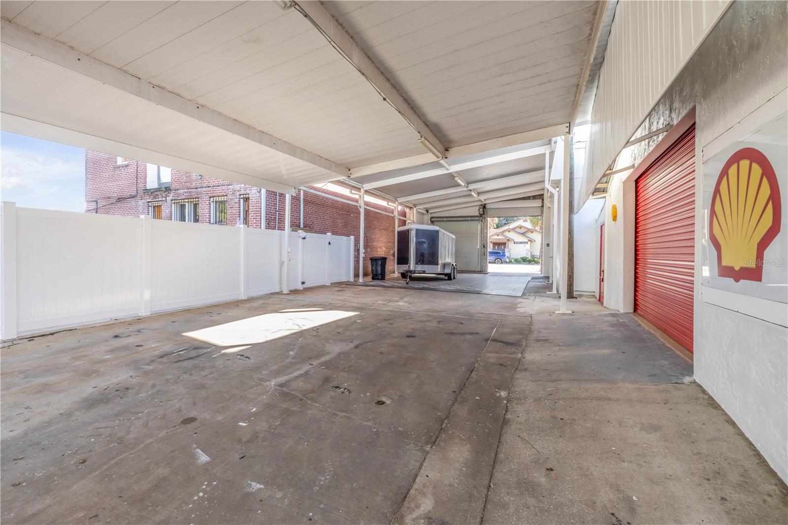208 Magnolia St Property Photo 29