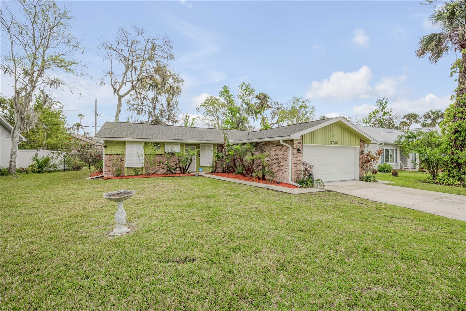 2725 Needle Palm Dr Property Photo
