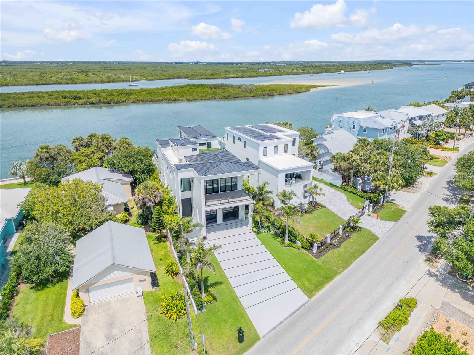 1194 N Peninsula Property Photo 1