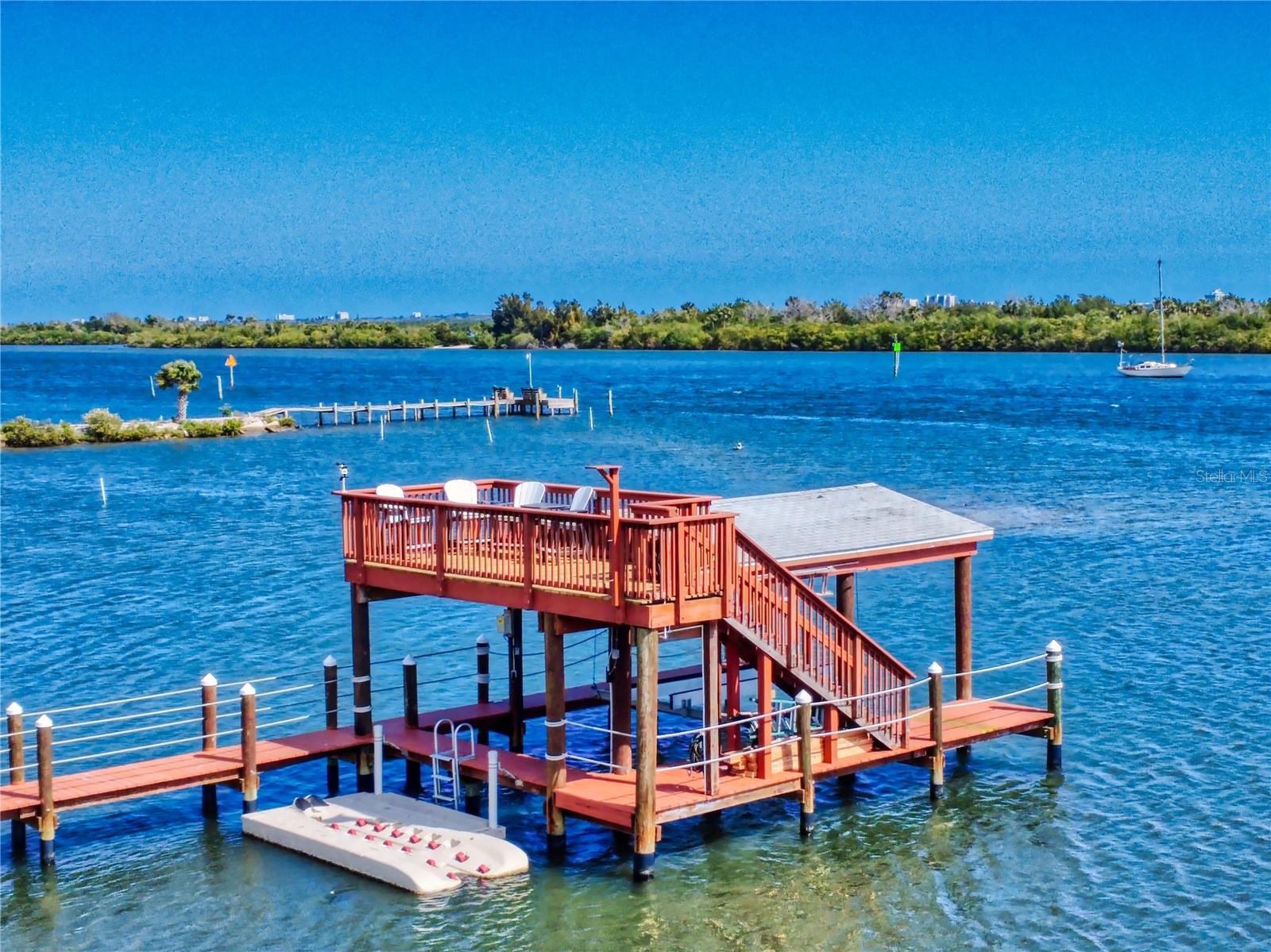 2019 S Riverside Property Photo 3