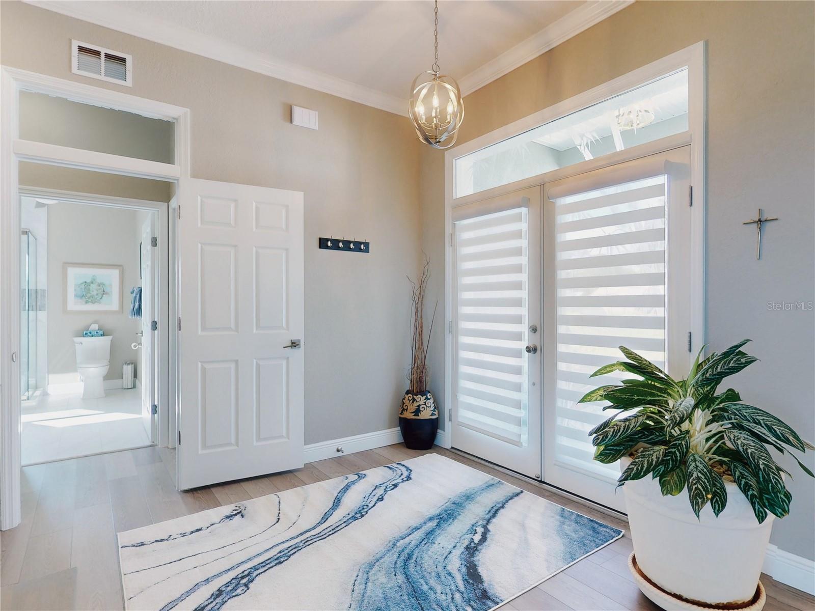 2019 S Riverside Property Photo 9