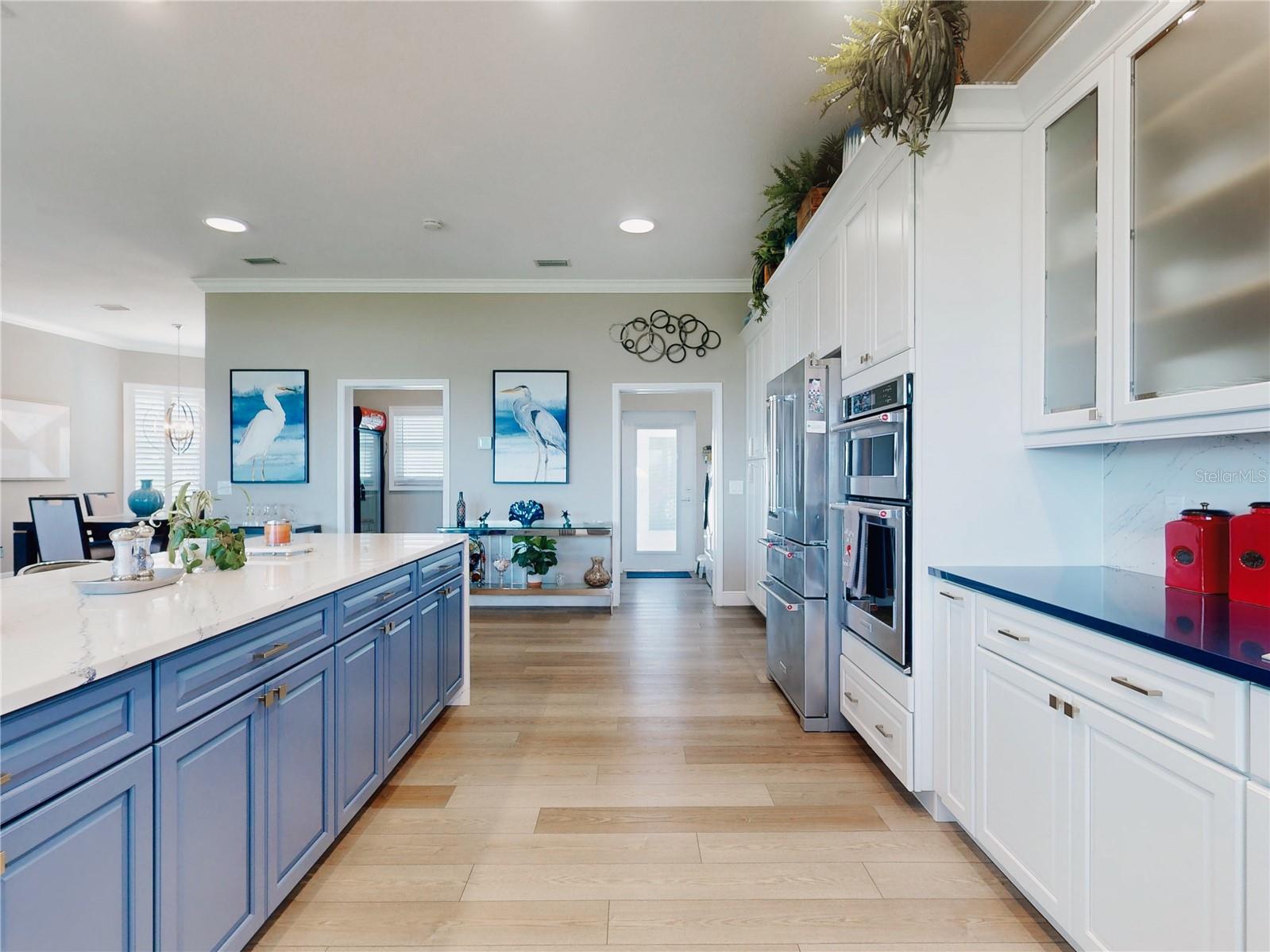 2019 S Riverside Property Photo 13