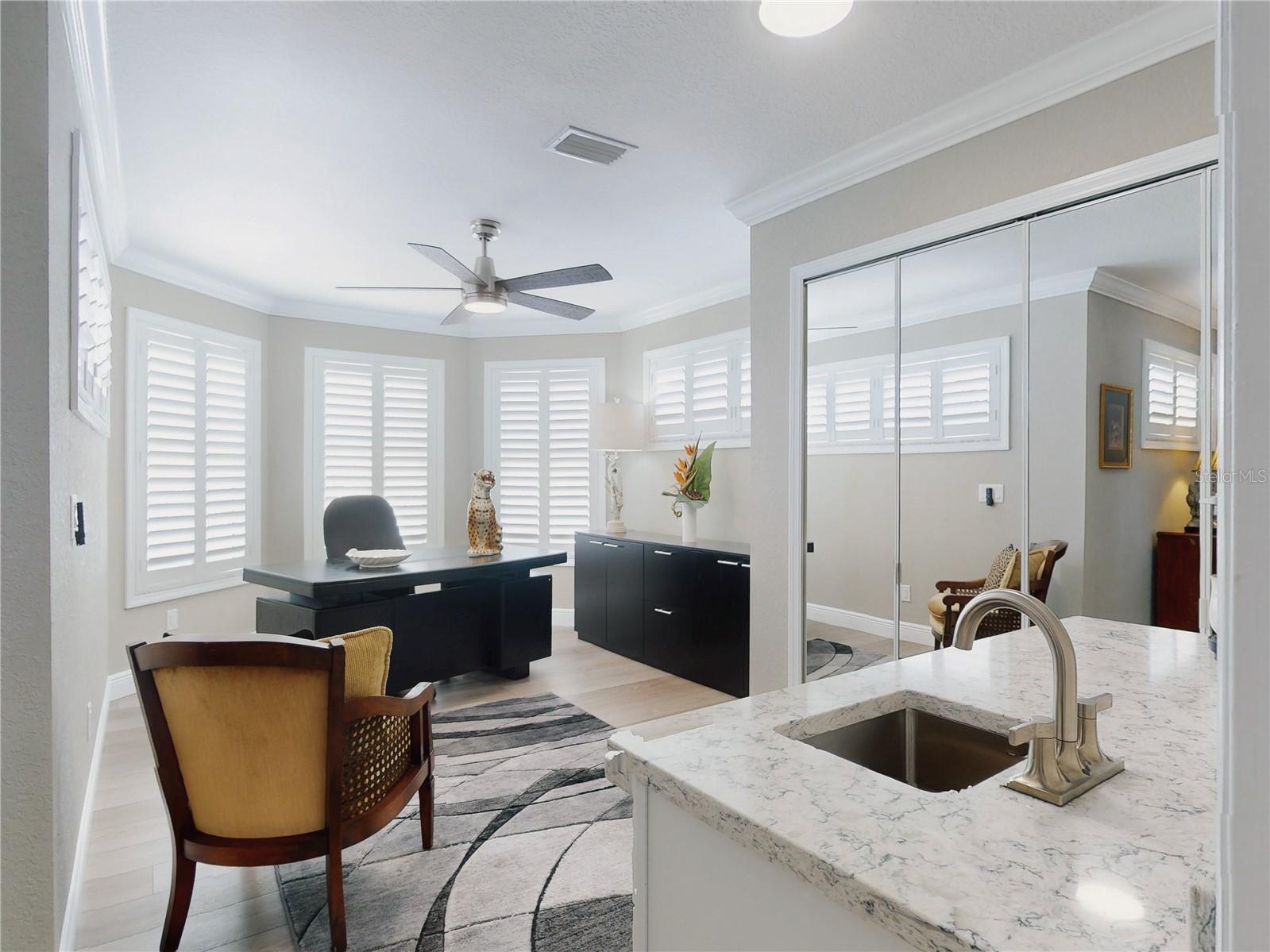 2019 S Riverside Property Photo 36