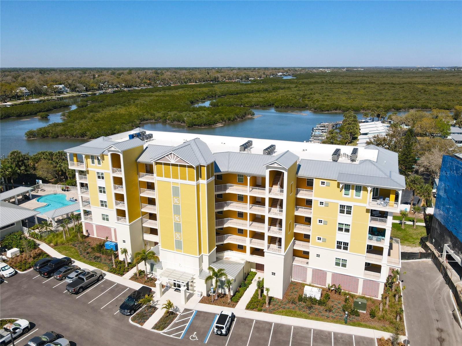 7 Riverwalk Dr #206 Property Photo 1