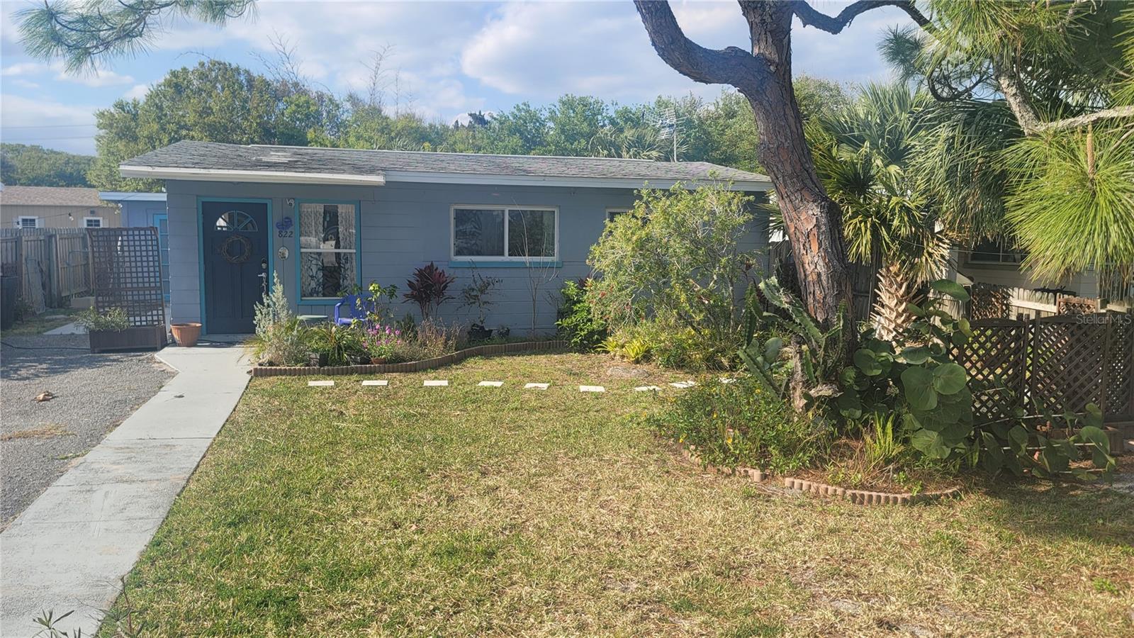822 E 9th Ave Property Photo 1