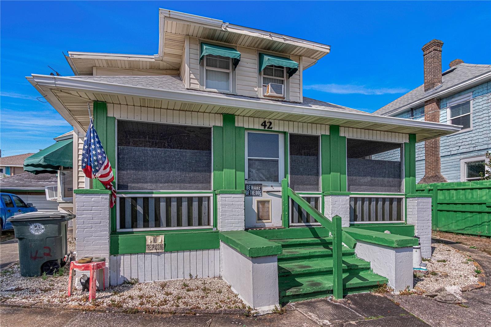 42 S Oleander Ave Property Photo